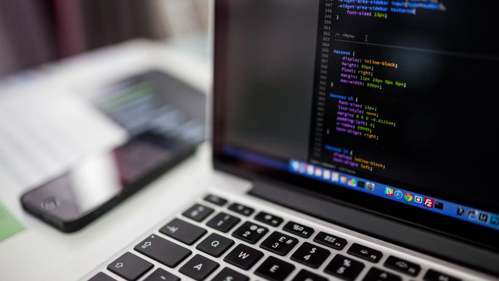 Código y equipo informático para un proyecto de Ingeniería Informática