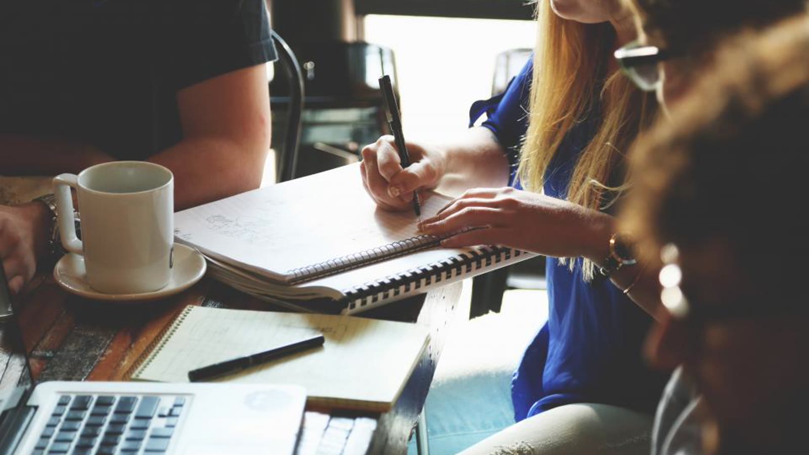 Entorno de atención comunitaria relacionado con el Trabajo Social